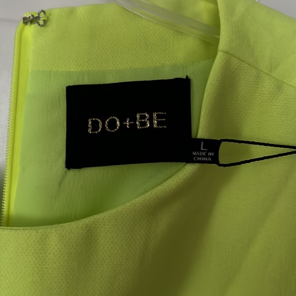 NWT neon green cocktail dress with ruffle - Picture 2 of 3